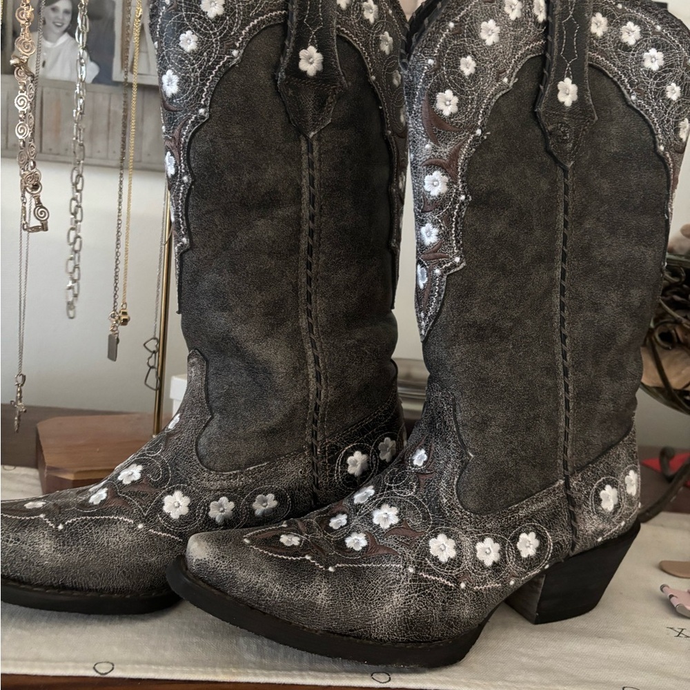 Durango Western Boots with Floral Embroidery